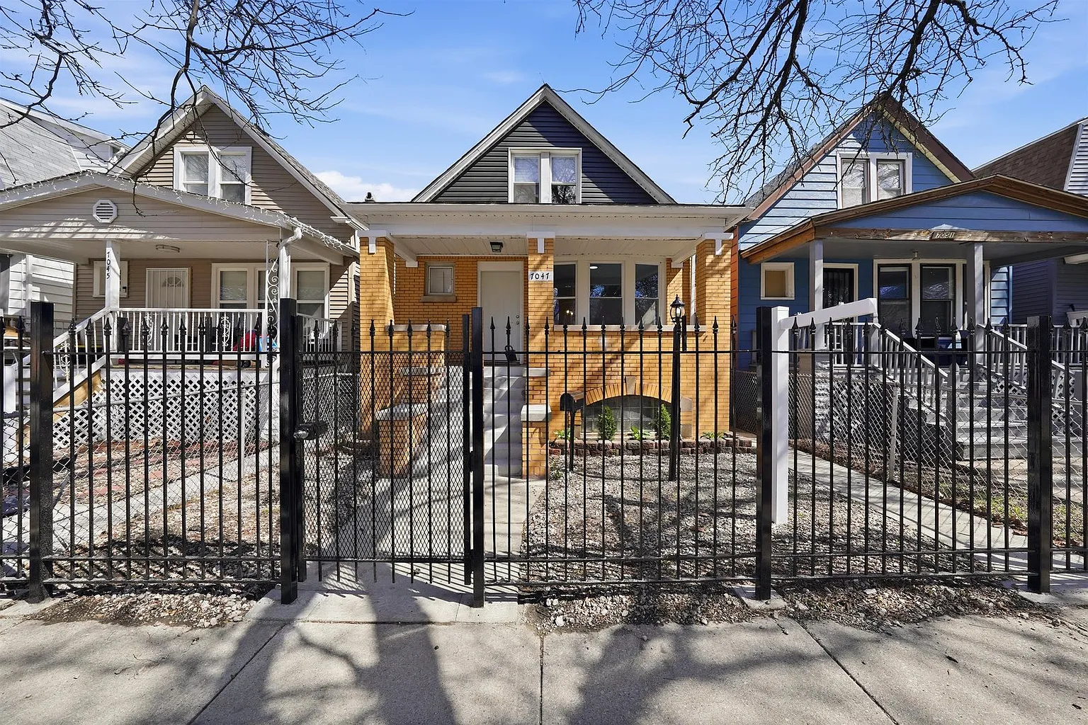 7047 S Winchester Ave photo 1