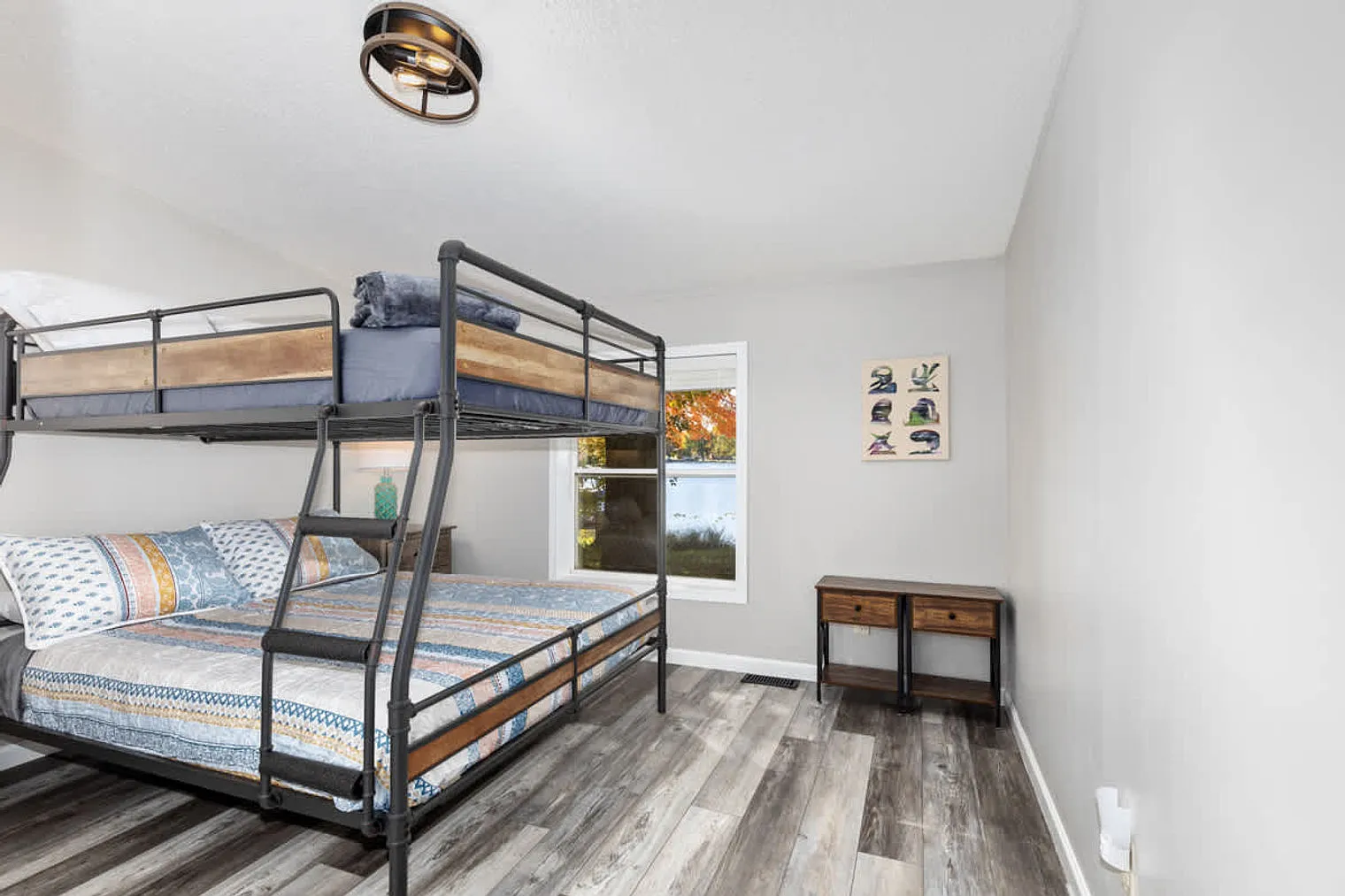 3 bed, 2.0 bath, 1237 sqft, $2,195 — Photo 3