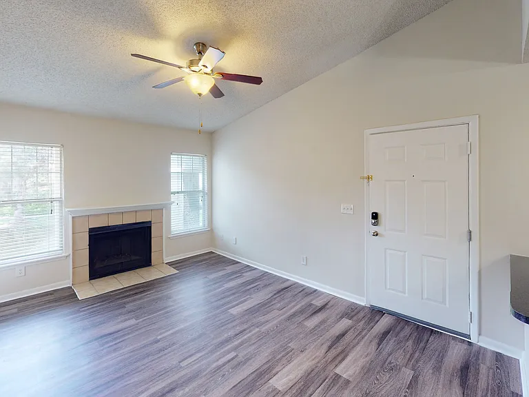 Altamira Place Apartment Homes — Photo 82