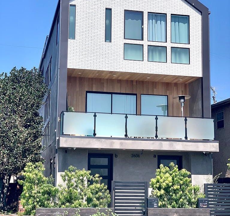 1st image of 2606 S Barrington Ave #B