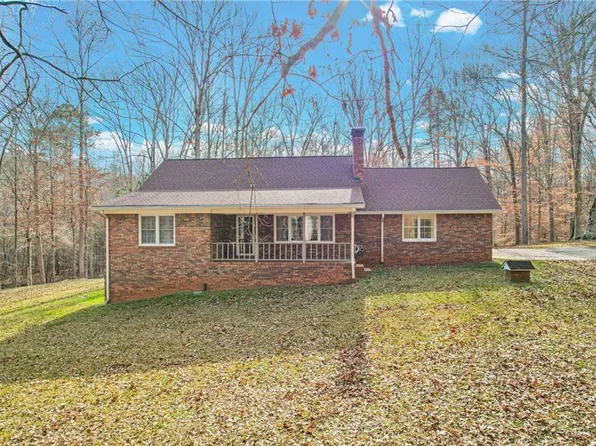 7 Jo Beth Dr, Newnan, GA 30263