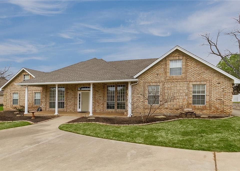 1st image of 9014 Woodlawn Dr