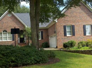 300 Holly Crest Cir, Simpsonville, SC 29681