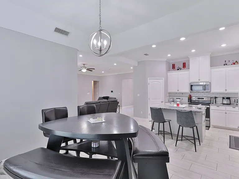 3126 Oakley St — Photo 12