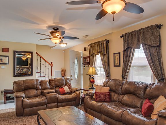4th image of 951 Red Oak Cir