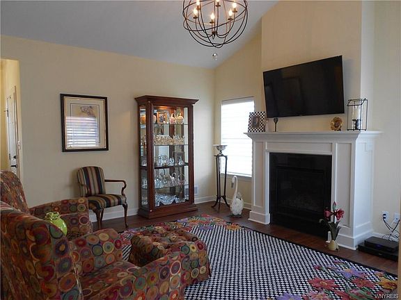 4th image of 5682 Ferncrest Ct Unit A