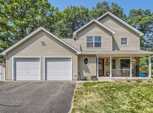 733 Deer Path Rd, Hudson, WI 54016