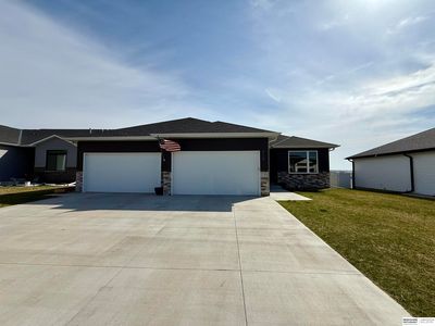 910 N 106th St, Lincoln, NE, 68527