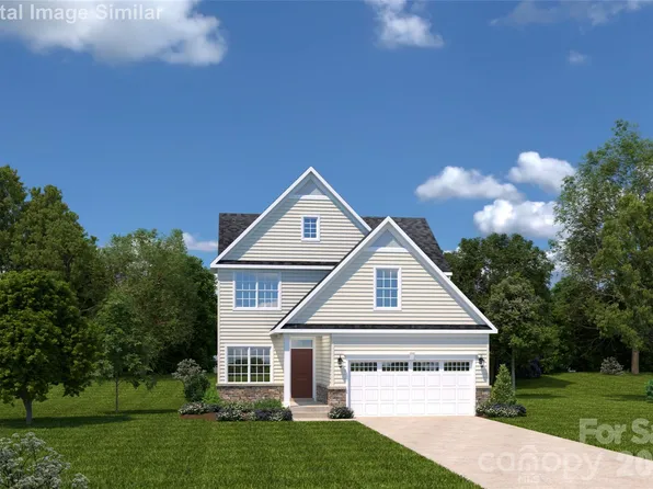 2056 Fernway Dr, Charlotte, NC 28216