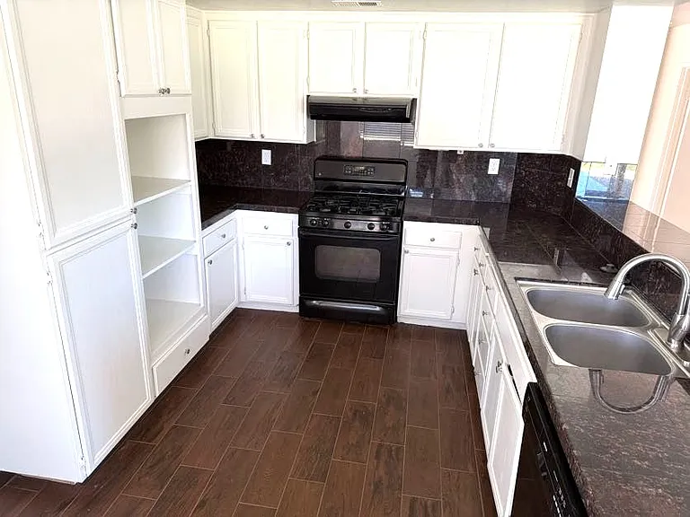 40087 Holden Cir — Photo 10