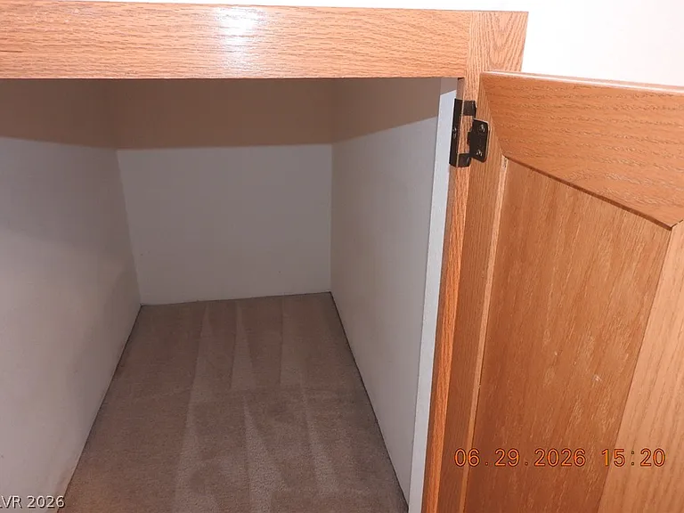 742 Endicott Ct — Photo 8