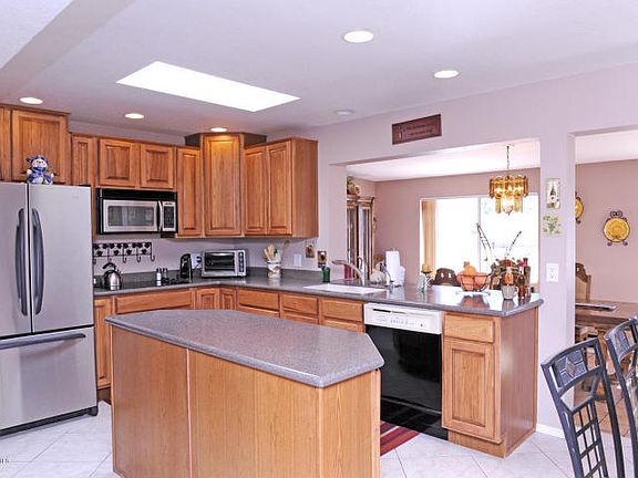 3rd image of 600 W Placita De La Poza