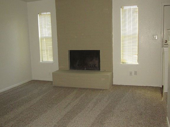 2nd image of 2209 Beaumont Dr APT D