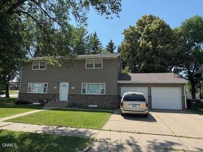 2400&2404 N 7th St, Bismarck, ND, 58503