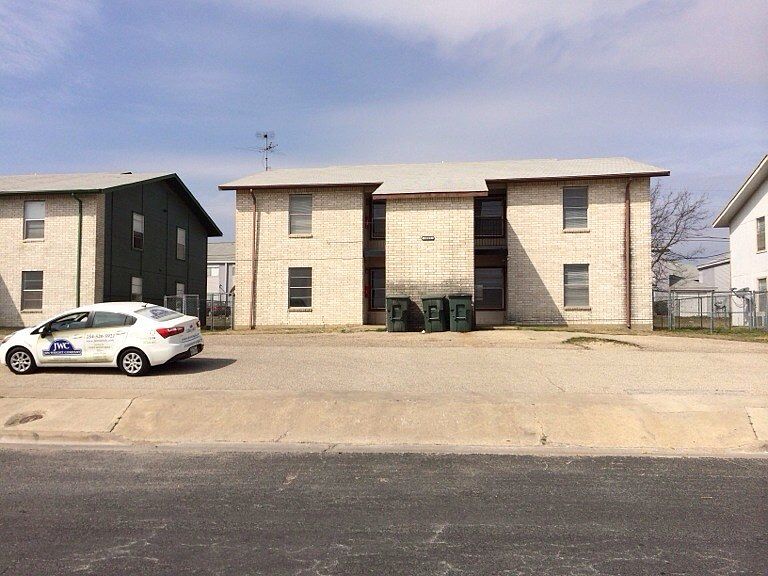 2nd image of 1311 Quail Cir APT A