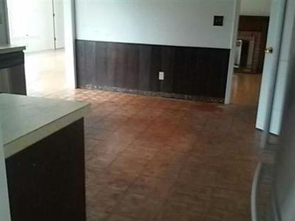5th image of 136 Stonecrest Dr