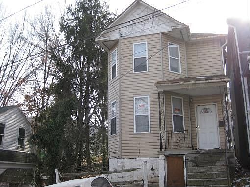 4th image of 122 Johnson St