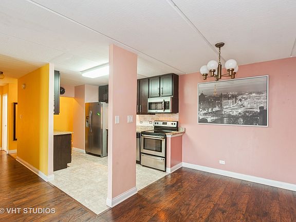 2nd image of 919 N Boxwood Dr APT 304