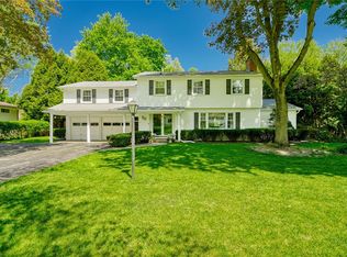 50 Shire Oaks Dr, Pittsford, NY 14534