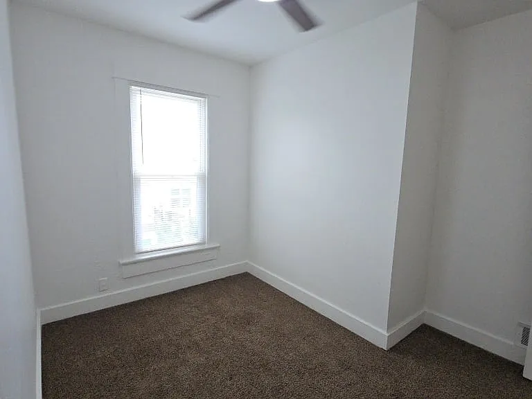 1715 Mack Ave — Photo 11