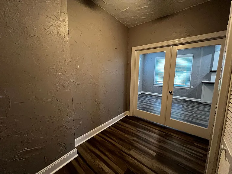 404 E. 14th Street — Photo 6
