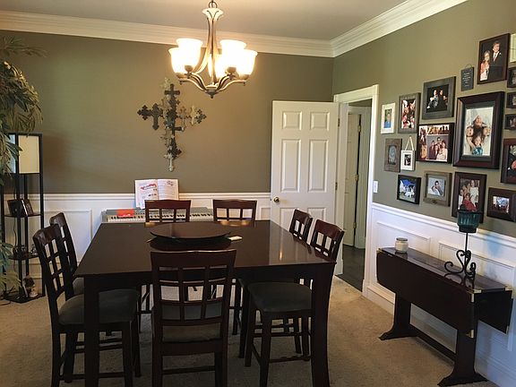 Dining room 12' X 13.5'