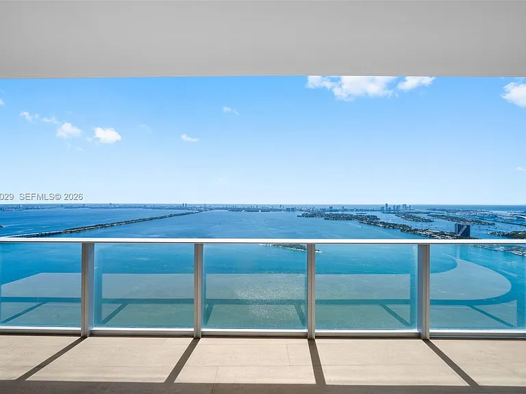 700 NE 24th St #Penthouse 6005 — Photo 9