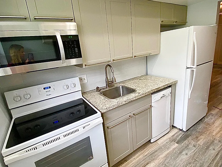 2815 NE 33rd Ave #205 — Photo 6