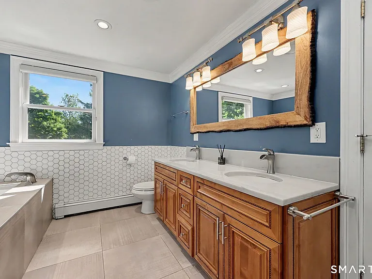 130 W Norwalk Rd — Photo 17
