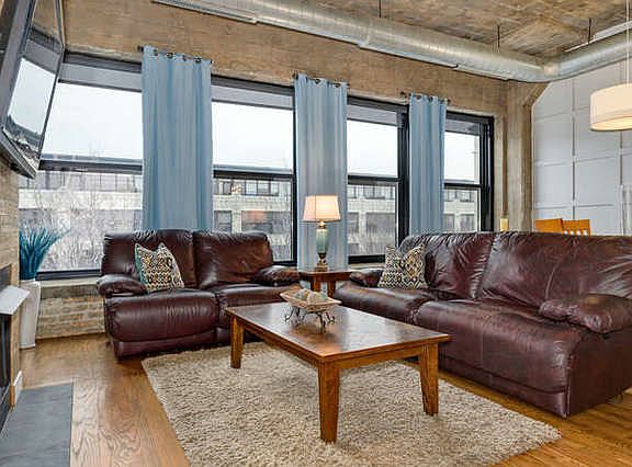 4th image of 1000 W 15th St #Gu170