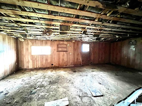 4th image of 130 Evelyn Ave