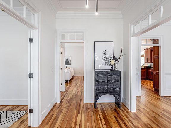 5th image of 310 Crandon Dr
