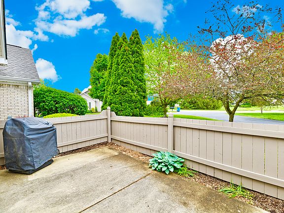 4th image of 7334 Lake Lakota Pl