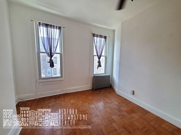4th image of 170 Stanhope St Floor 2