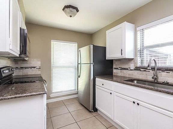2nd image of 4422 Mayflower Dr