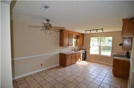 3rd image of 309 Sussex Ct