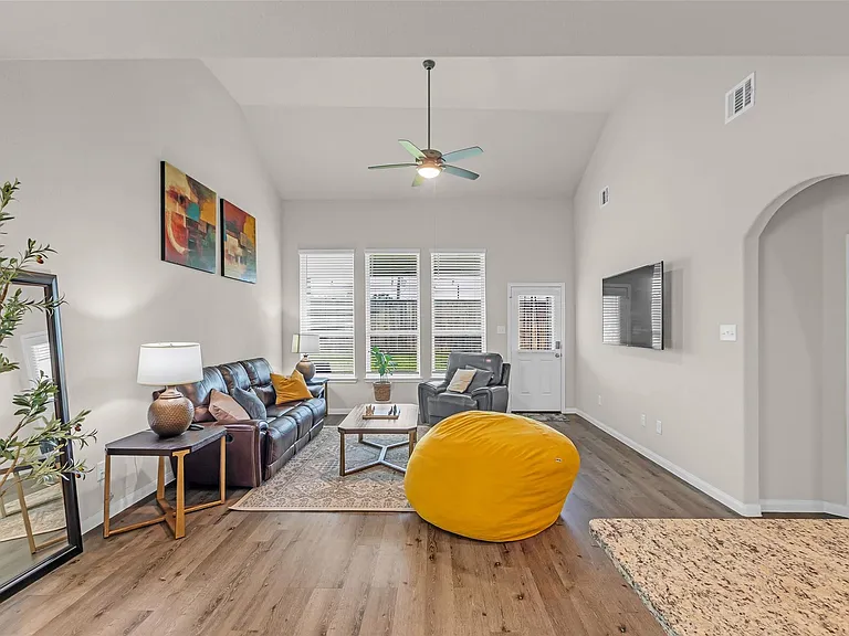 14033 Lamprey Dr — Photo 3