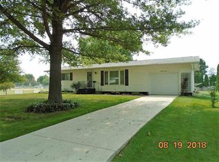 302 1st Ave, Clarence, IA 52216
