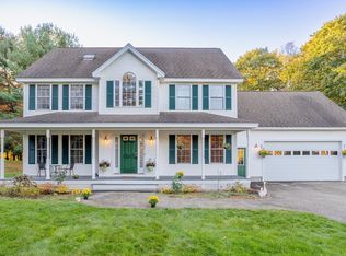 31 Prospect St, Pepperell, MA 01463
