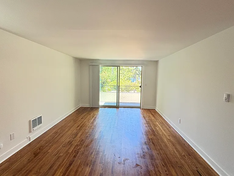 2345 Minor Ave E #9 — Photo 15
