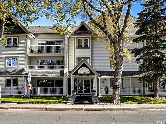 2nd image of 2275 McIntyre Street #309