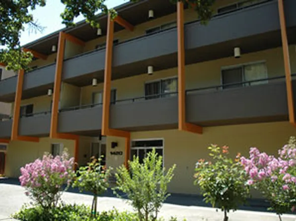 The Statesman, 1420 O St #2G, Sacramento, CA 95814