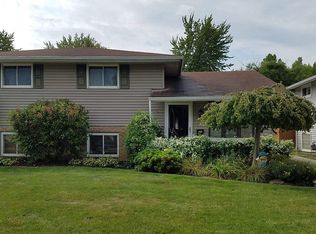 4168 Holl Rd, Sheffield Lake, OH 44054