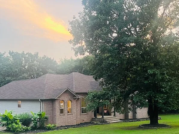 233 Seminole Trl, Russellville, AR 72802