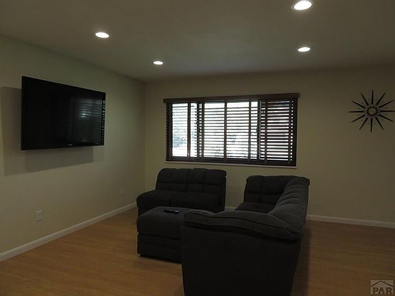 5th image of 7 Dover Ln