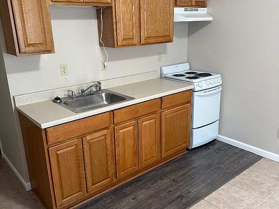 3rd image of 2541 James St APT 5