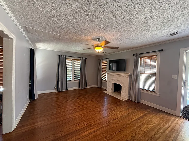 1348 S Florence Ave — Photo 3