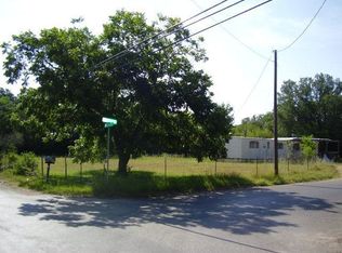 1302 Pike Ln, Fredericksburg, TX 78624