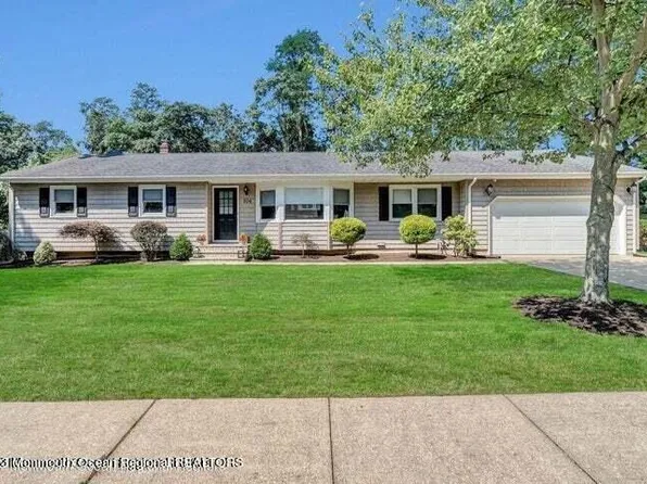 104 Orange St, Oakhurst, NJ 07755