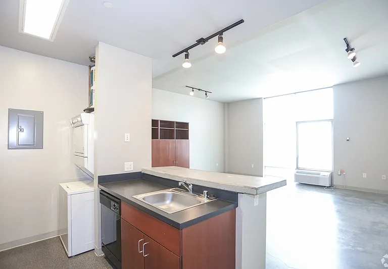 947 New Hampshire St #304 — Photo 3